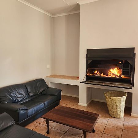 Karoo Leeu Self Catering Villa Oudtshoorn Exterior photo